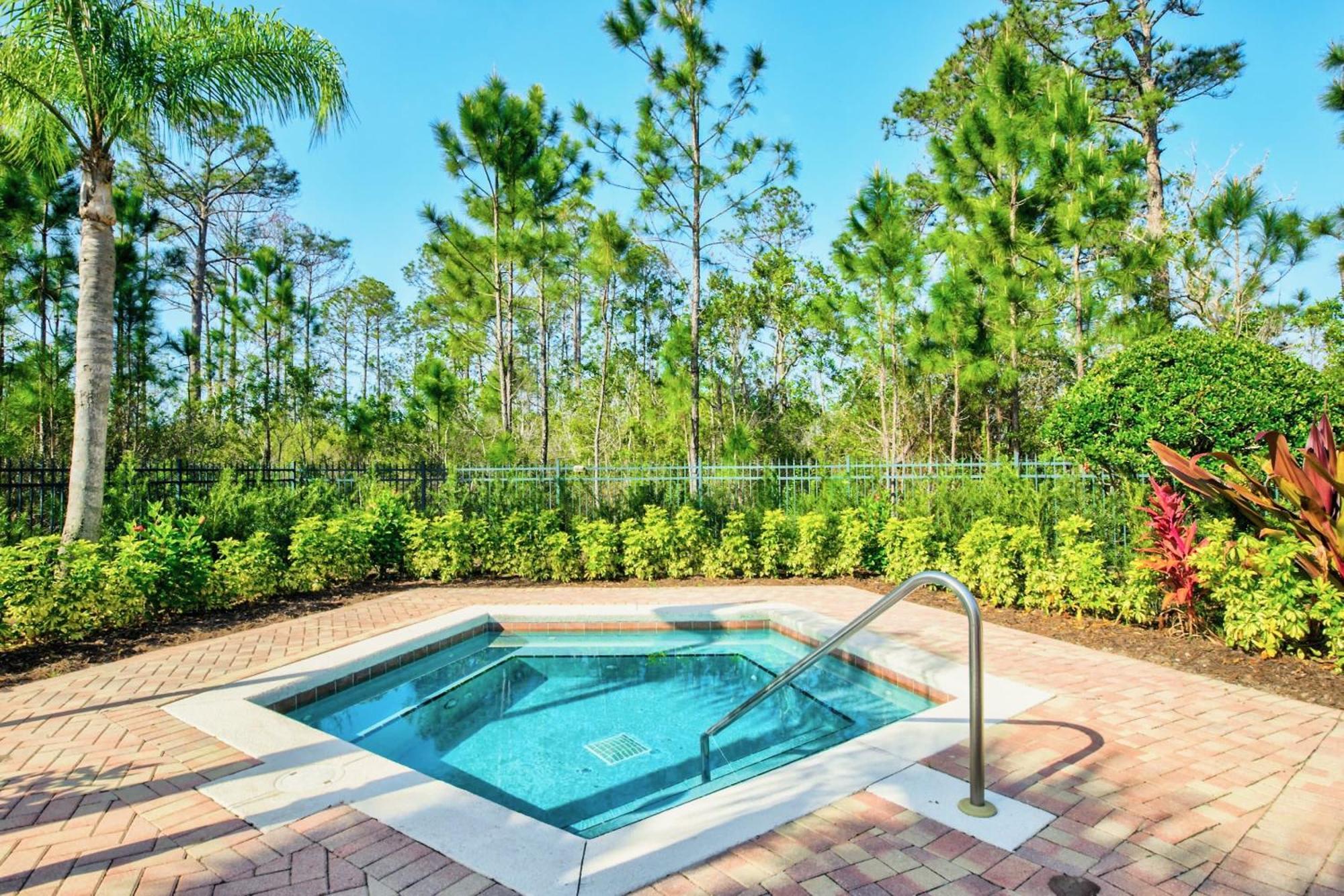 Stunning 2Br Condo With Hot Tub And Pool, Near Disney! Orlando Ngoại thất bức ảnh