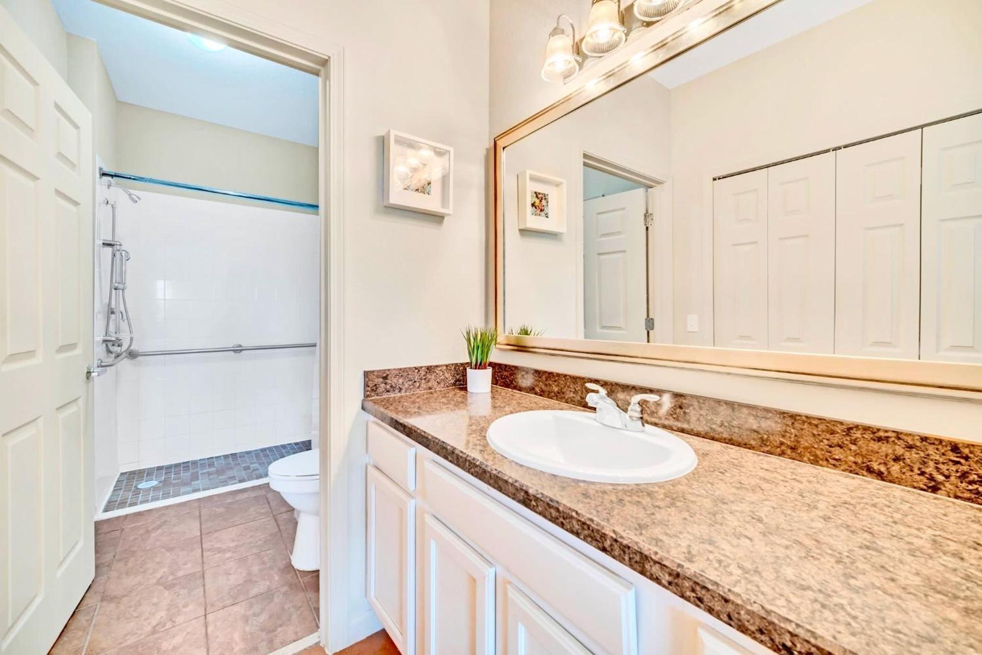 Stunning 2Br Condo With Hot Tub And Pool, Near Disney! Orlando Ngoại thất bức ảnh