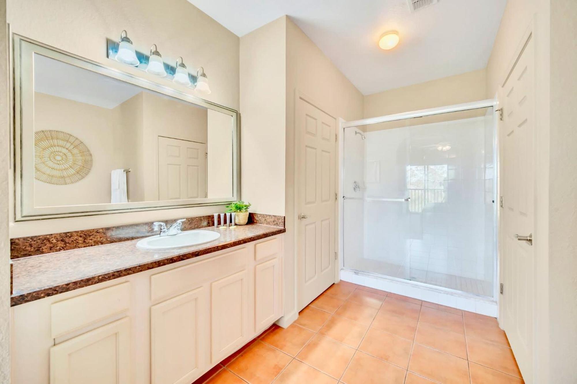 Stunning 2Br Condo With Hot Tub And Pool, Near Disney! Orlando Ngoại thất bức ảnh